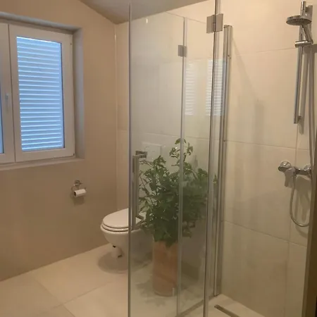 Dachgeschoss-apartment 